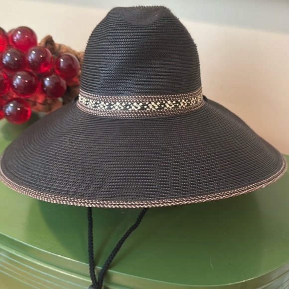 Peter Grimm black straw hat with brown and cream trim - Picture 1 of 7